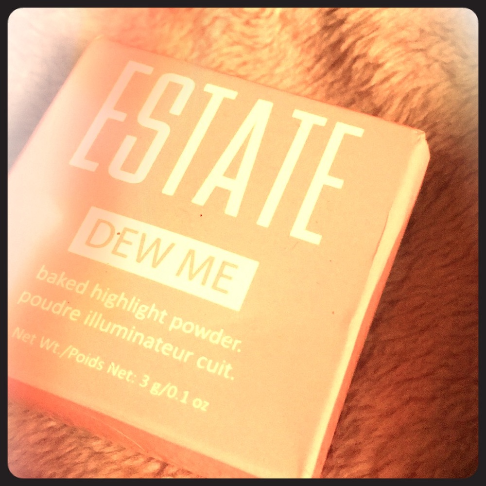 Estate Dew Me Highlight Powder